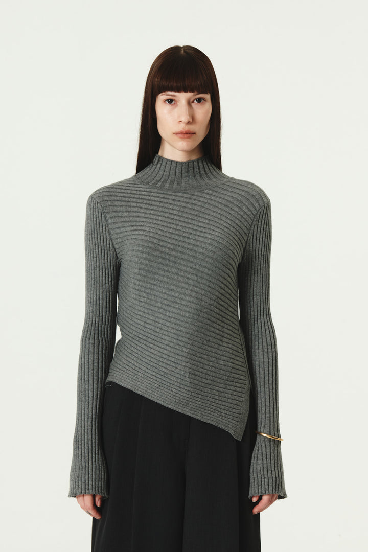 KIMMATIN Unbalance Turtle Neck Knit — Gray