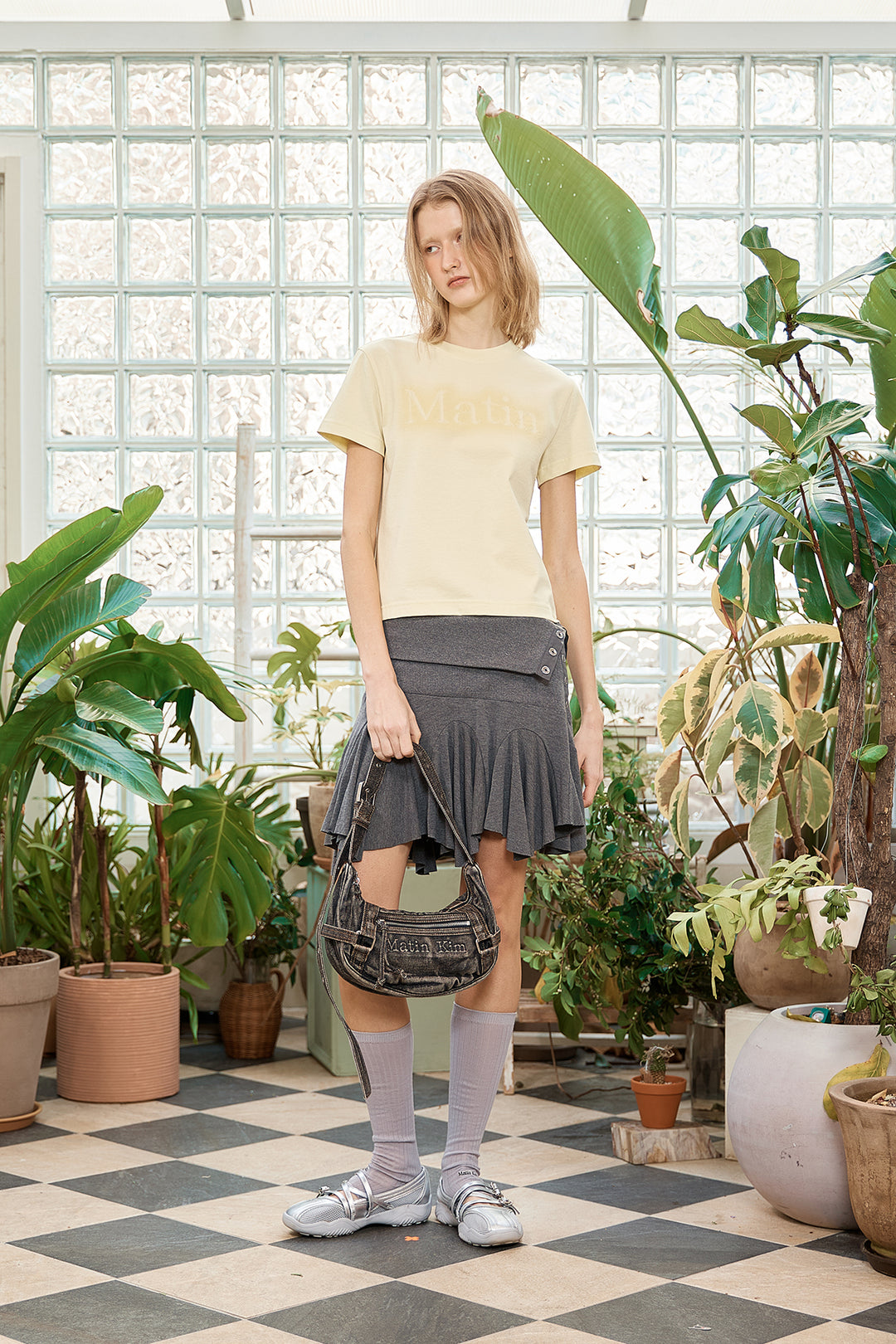 Matin Kim Unbalance Flare Folding Skirt — Charcoal