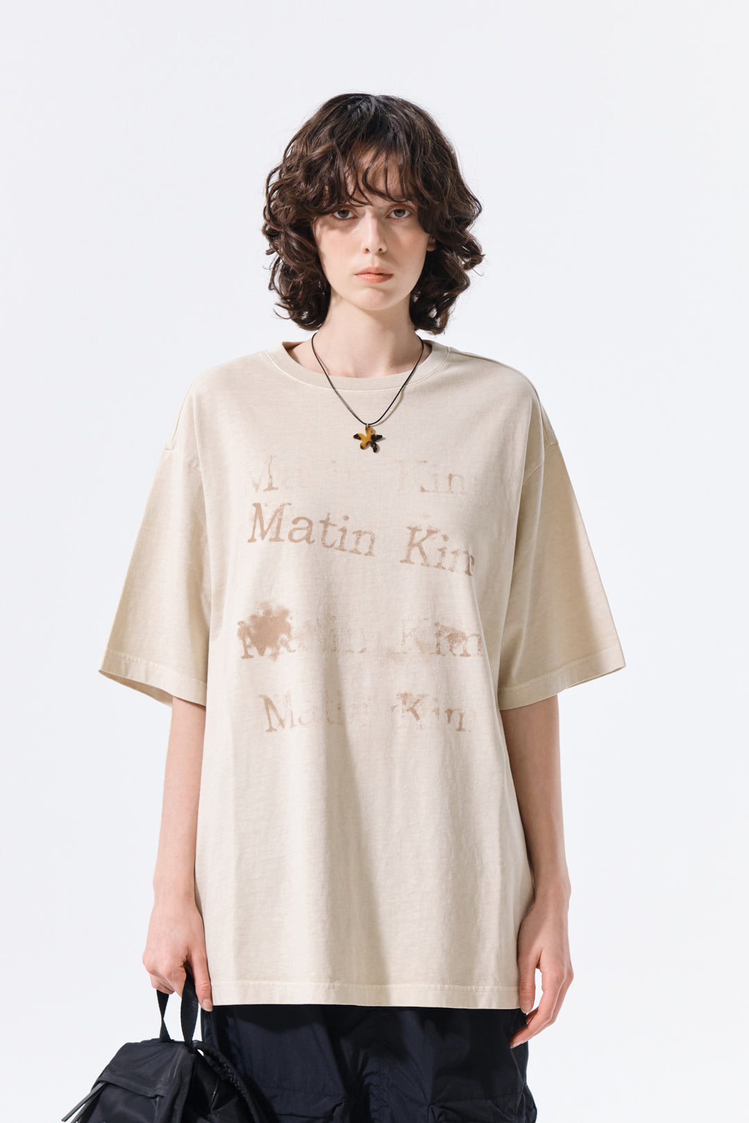 Matin Kim Pigment Graffiti Logo Tee — Beige