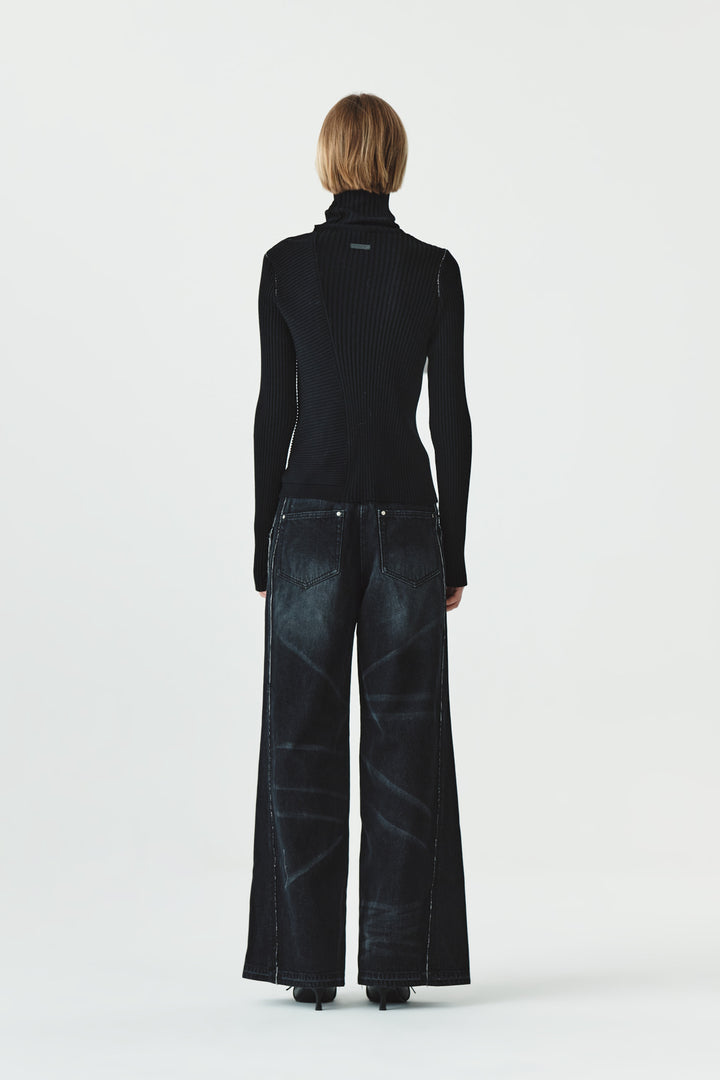 KIMMATIN Neck Slit Turtleneck Pullover — Black