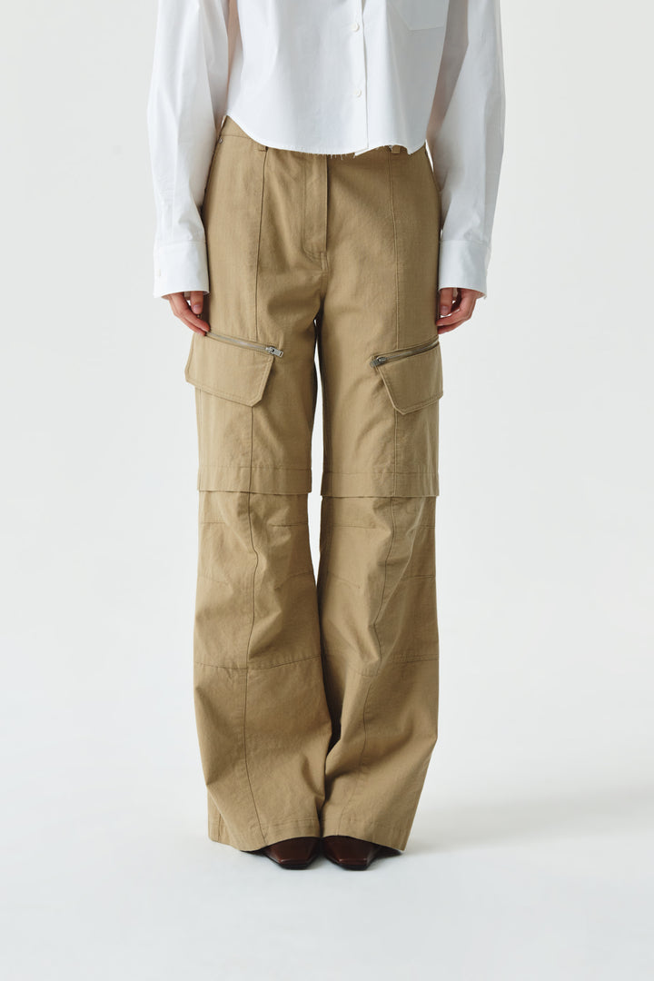 KIMMATIN Zipper Point Cotton Cargo Pants — Beige