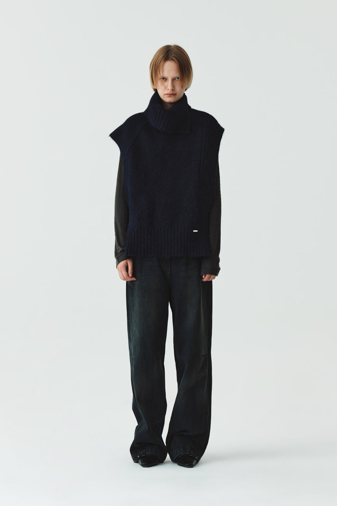 KIMMATIN High Neck Wool Knit Vest — Navy blue