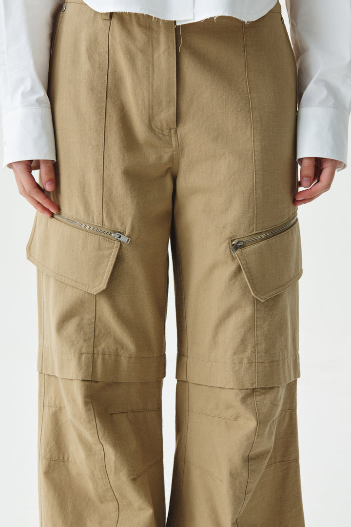 KIMMATIN Zipper Point Cotton Cargo Pants — Beige