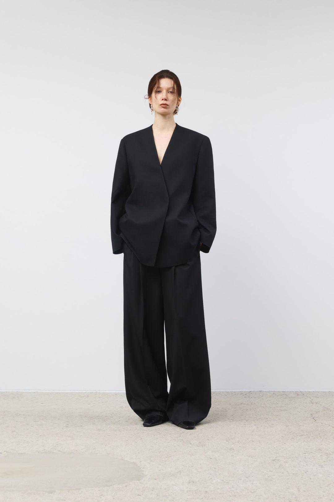 KIMMATIN Destressed Waist Pintuck Wide Pants — Black