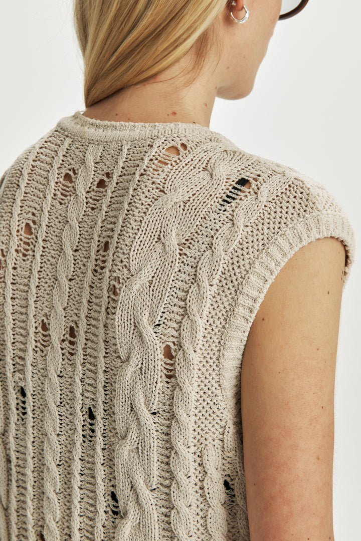 KIMMATIN Cable Crochet Knit Vest — Ivory