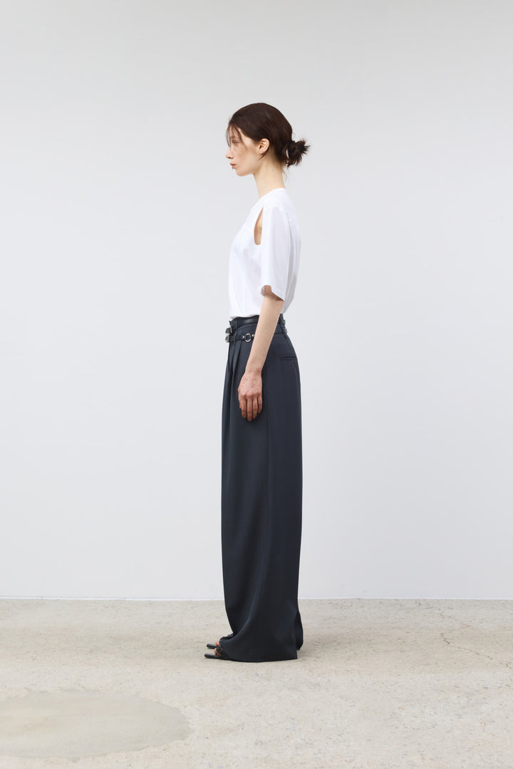 KIMMATIN Shoulder Hole Half Sleeve Top — White