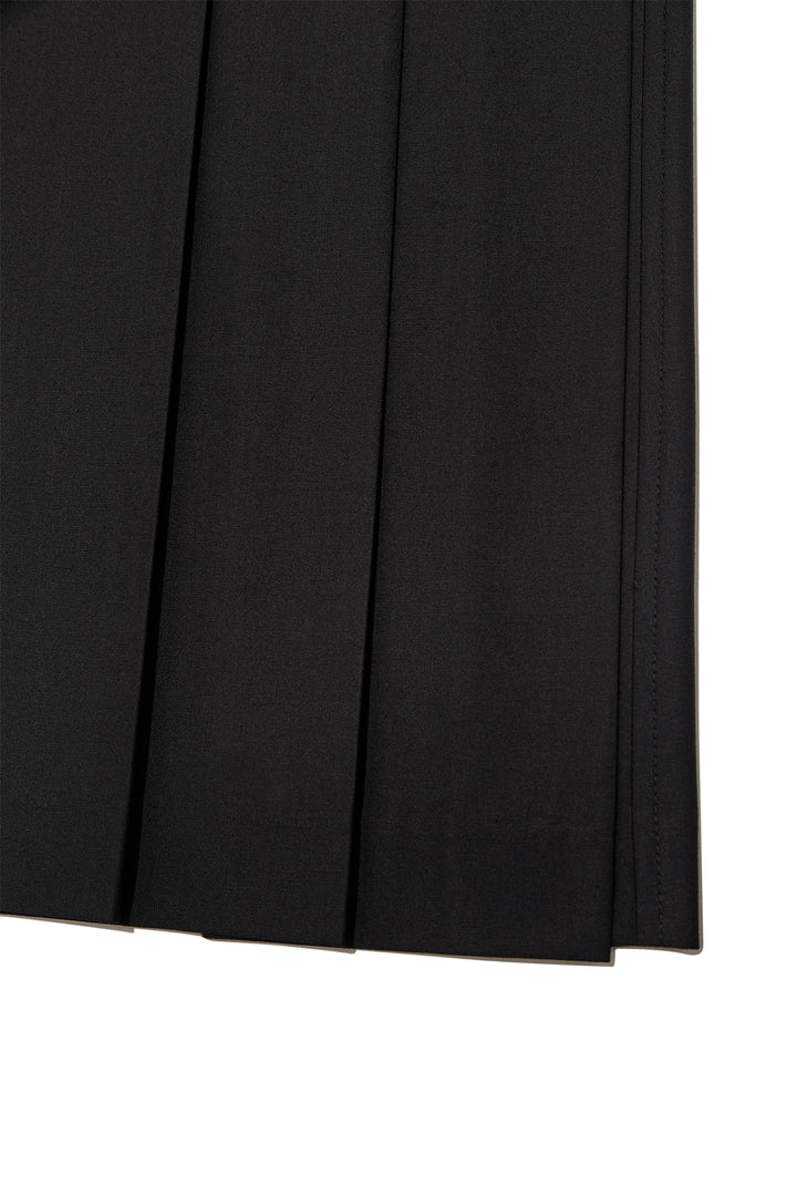 Matin Kim Bermuda Pleats Skirt Pants — Black