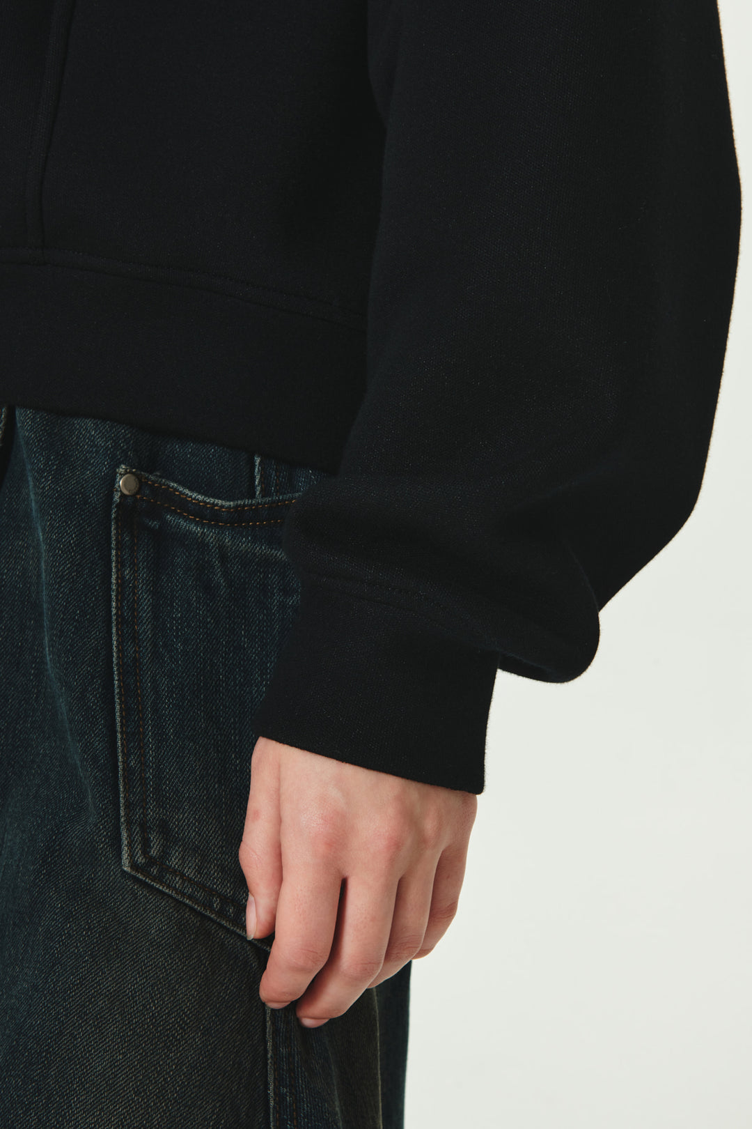 KIMMATIN Loose Half Zip Sweatshirt — Black