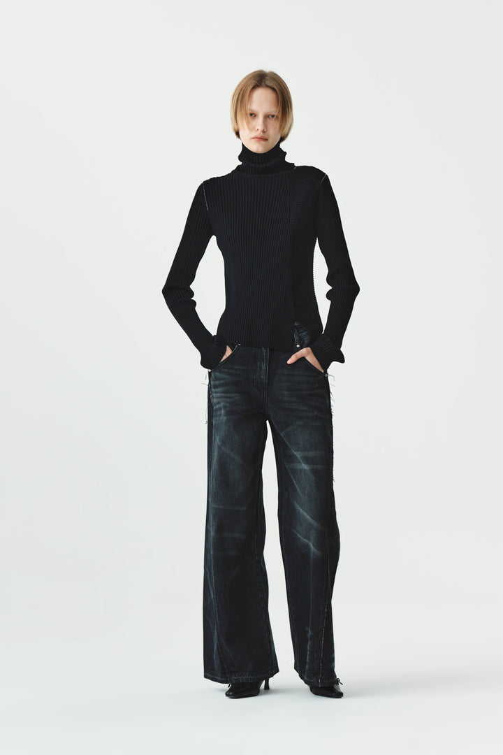 KIMMATIN Neck Slit Turtleneck Pullover — Black