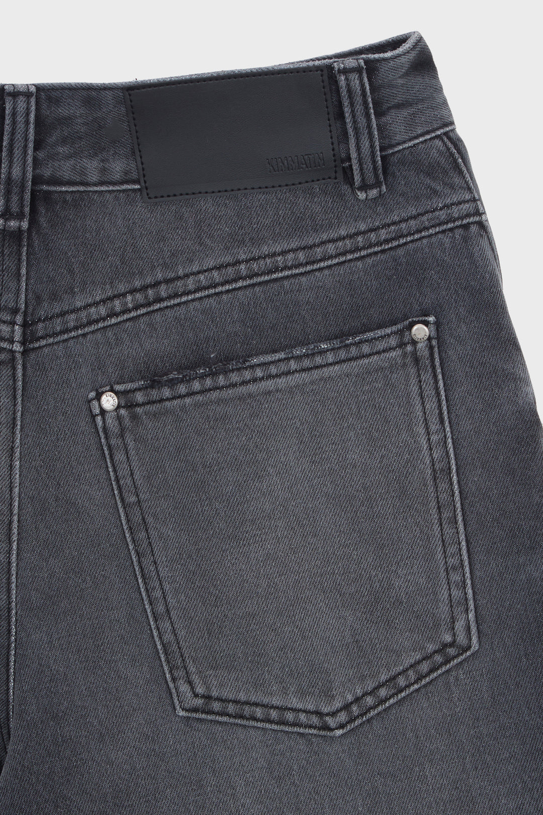KIMMATIN Contrast Bermuda Denim in Dark — Gray