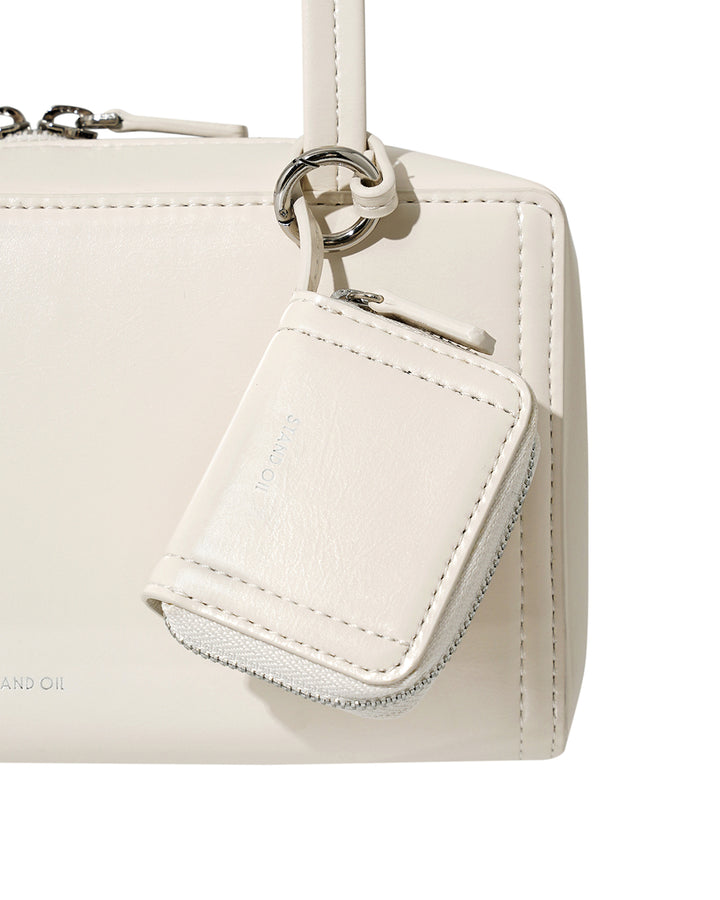 Stand Oil Post Bag — Square Box Shoulder — Cream