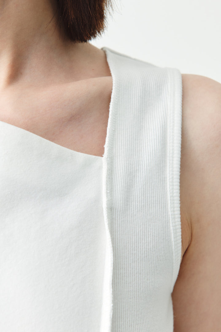 KIMMATIN Back Twist Unbalance Jersey Sleeveless — White