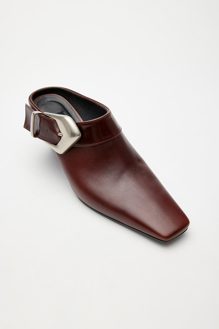 KIMMATIN Bold Buckle Leather Mule — Brown