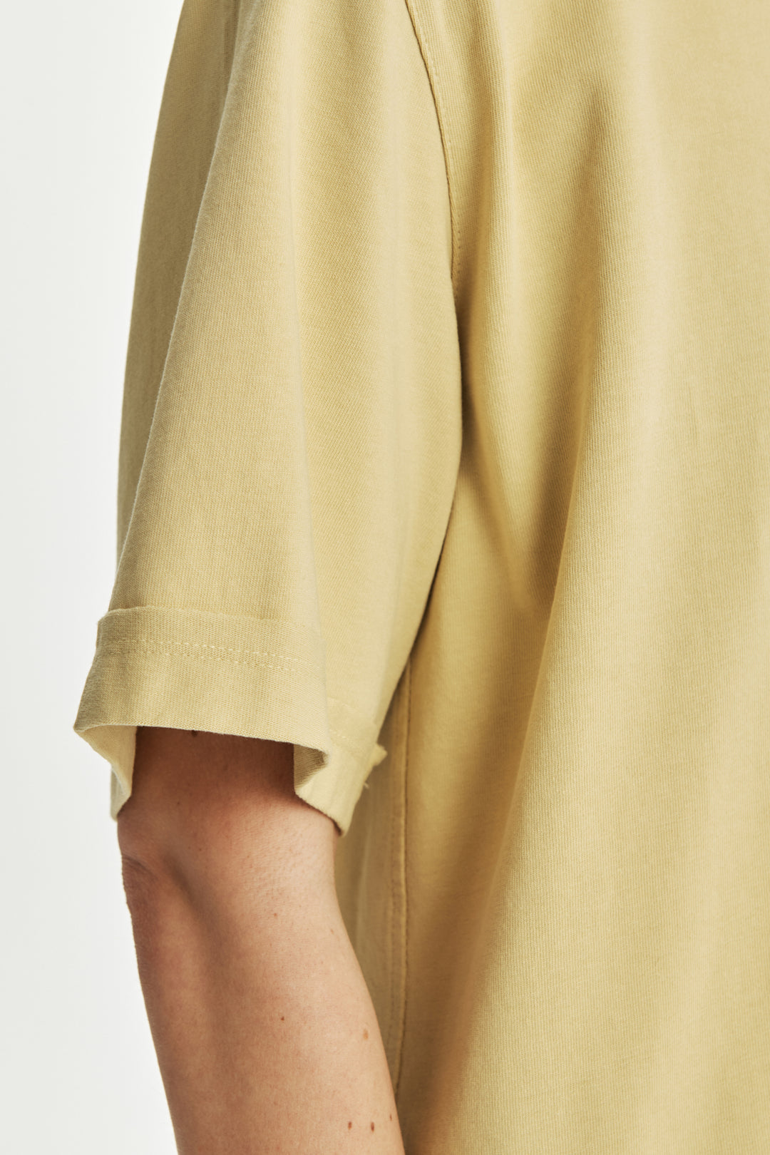 KIMMATIN Neck Slit Point Top — Olive