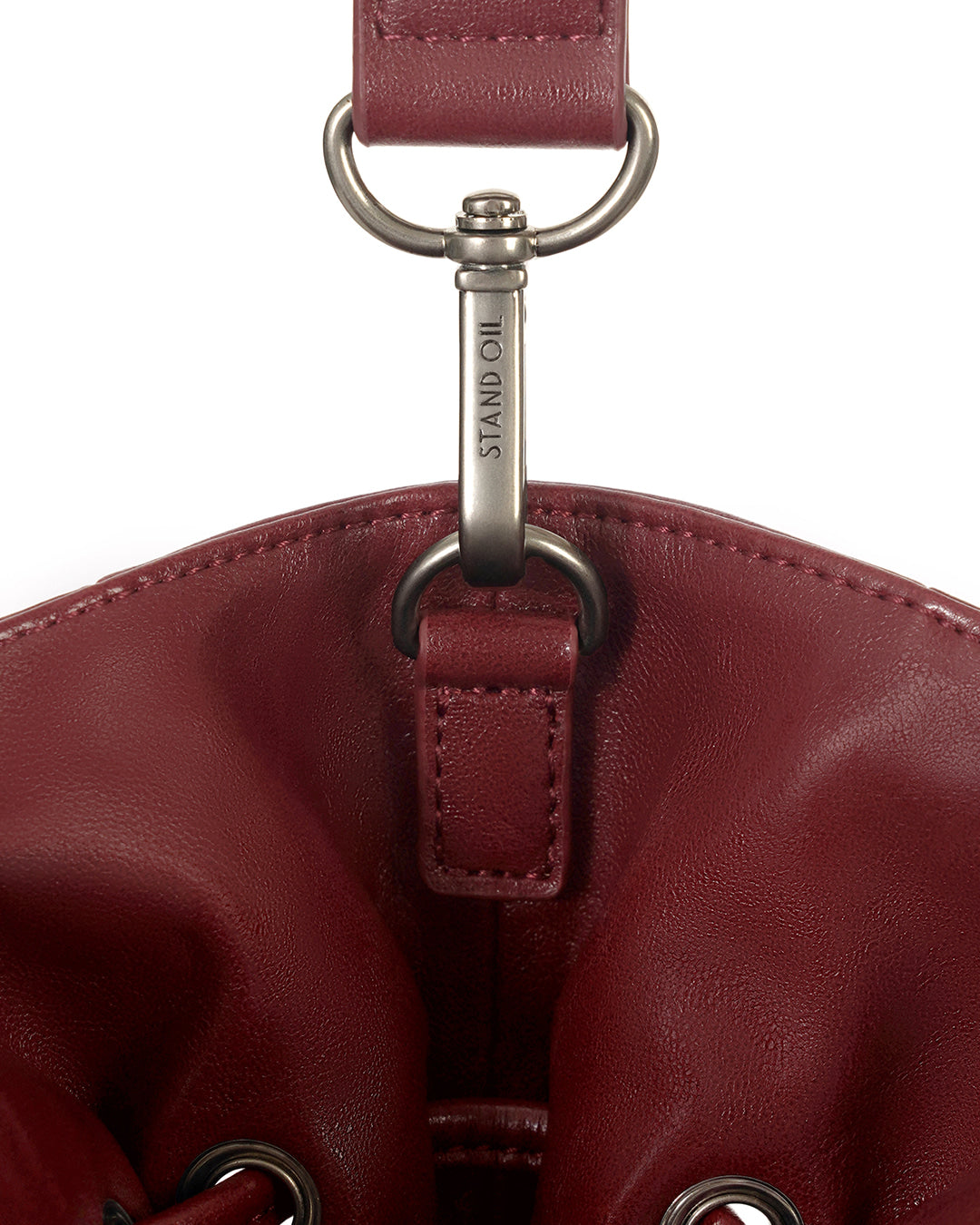 Stand Oil Breezy Bag — Red wine