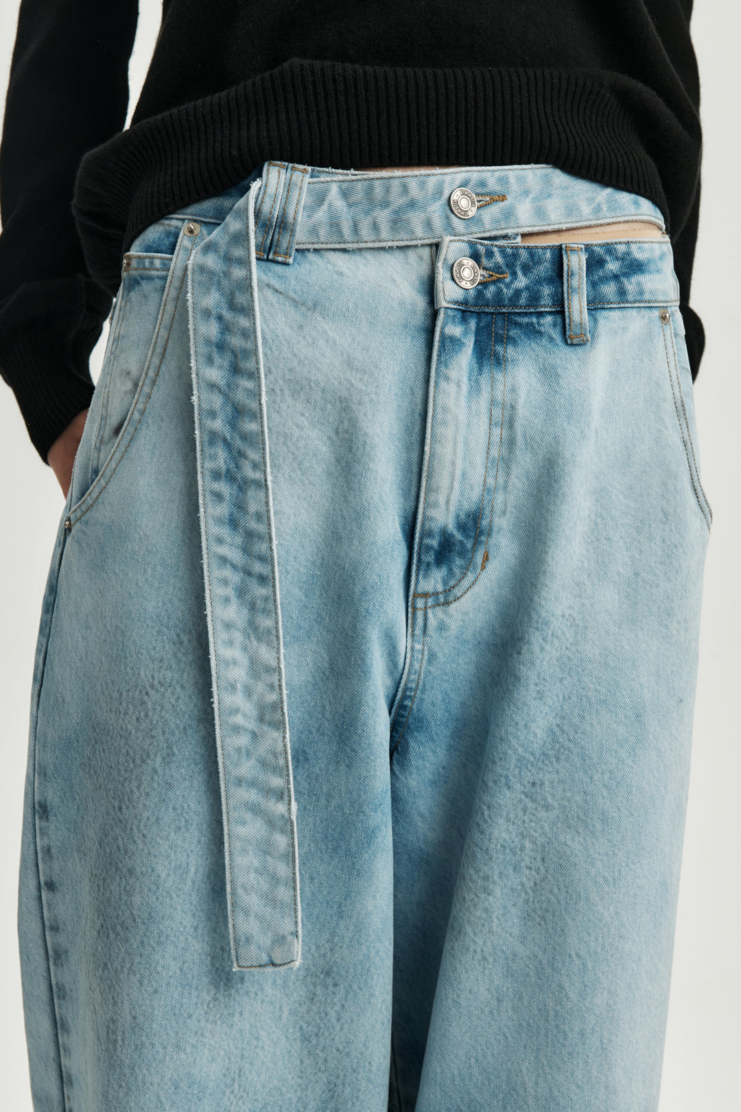 KIMMATIN Unbalance Belted Denim Pants — Light Blue