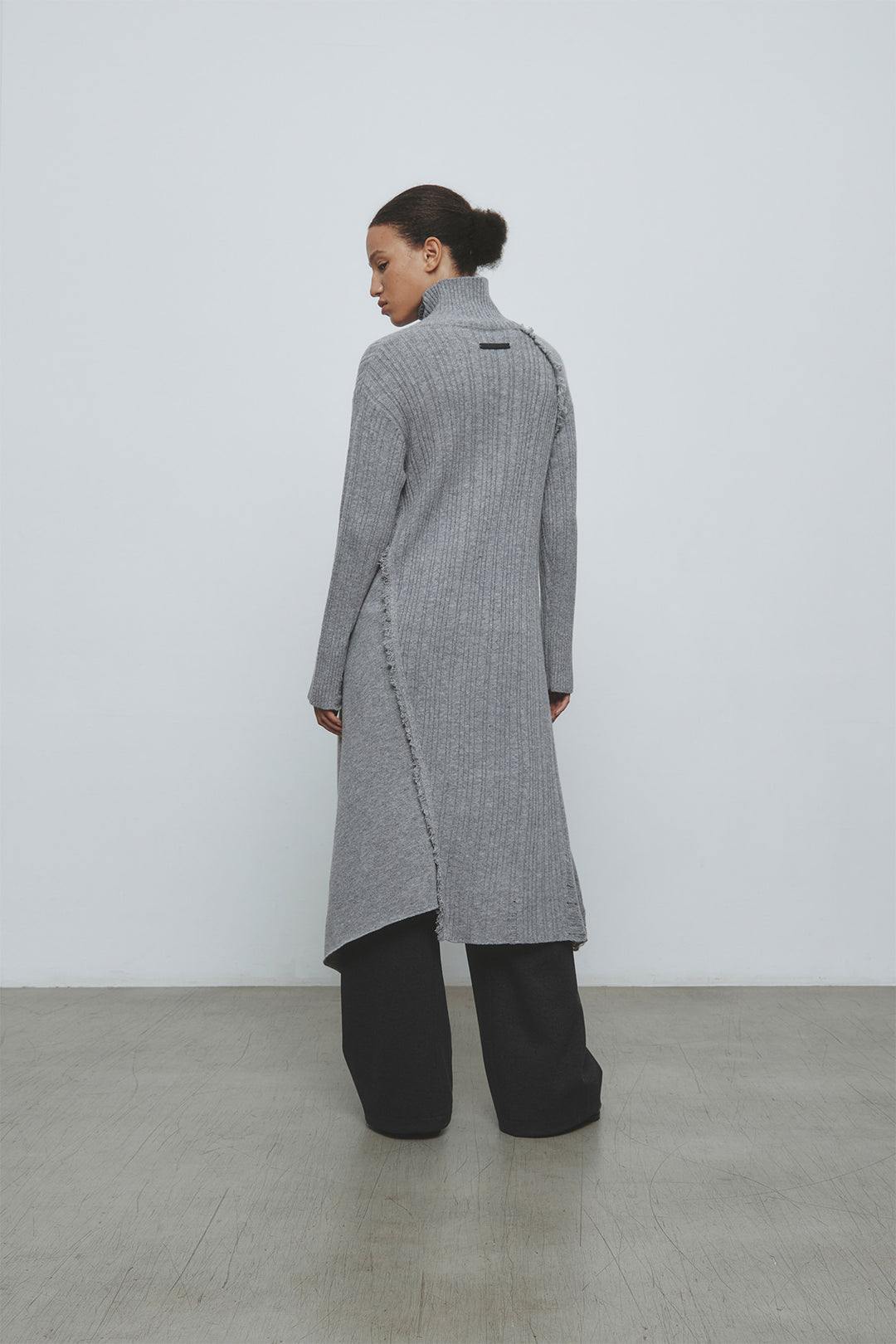 KIMMATIN Unbalance Fringe Knit Dress — Gray