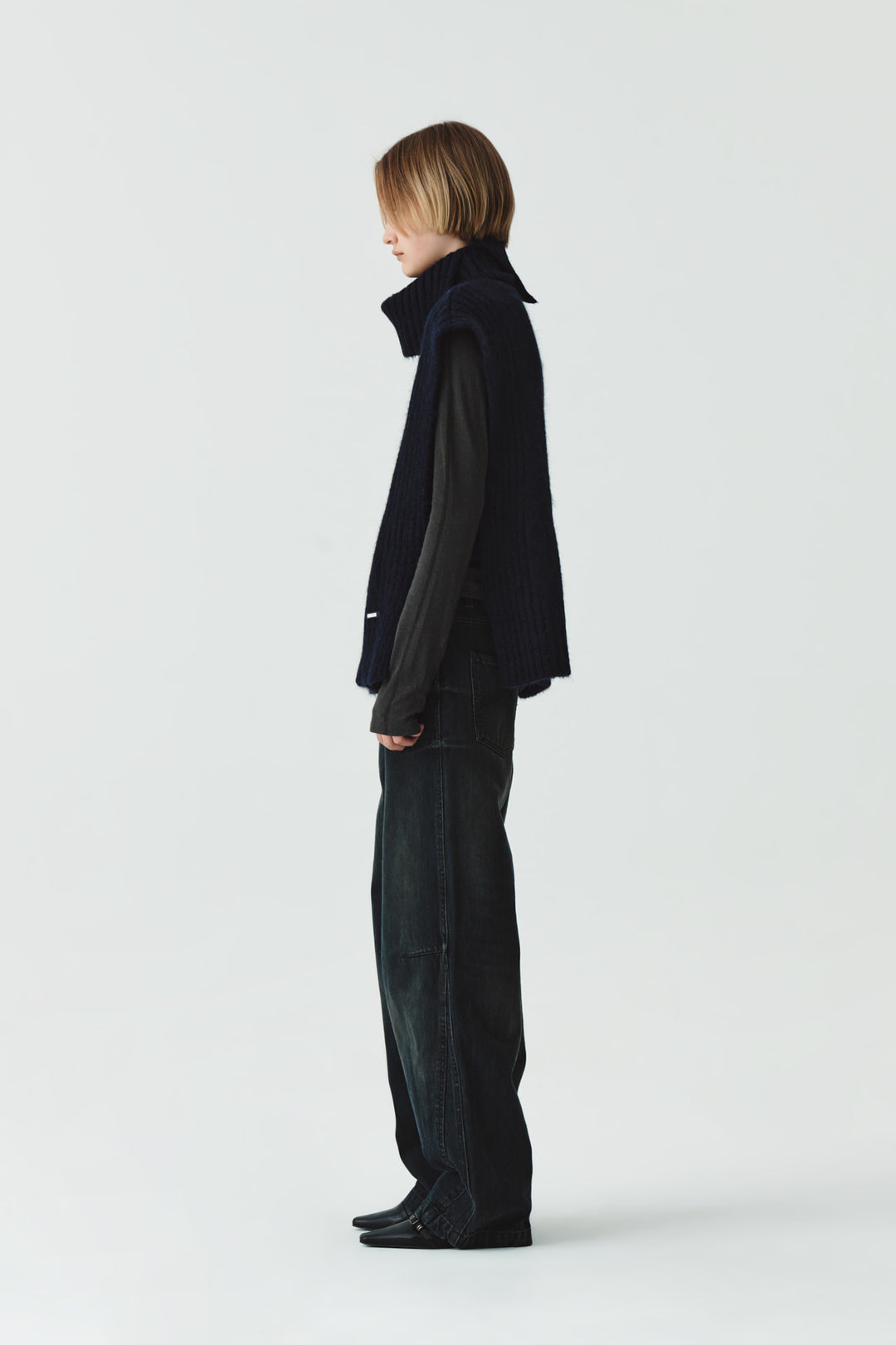 KIMMATIN High Neck Wool Knit Vest — Navy blue