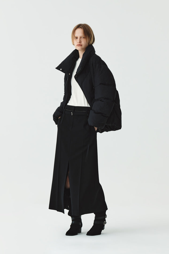 KIMMATIN Slit Point H Line Long Skirt — Black