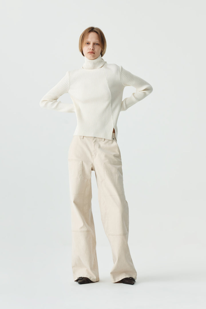 KIMMATIN Neck Slit Turtleneck Pullover — White