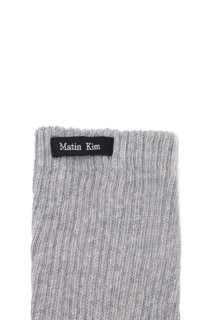 Matin Kim Small Logo Point Ribbed Socks — Gray