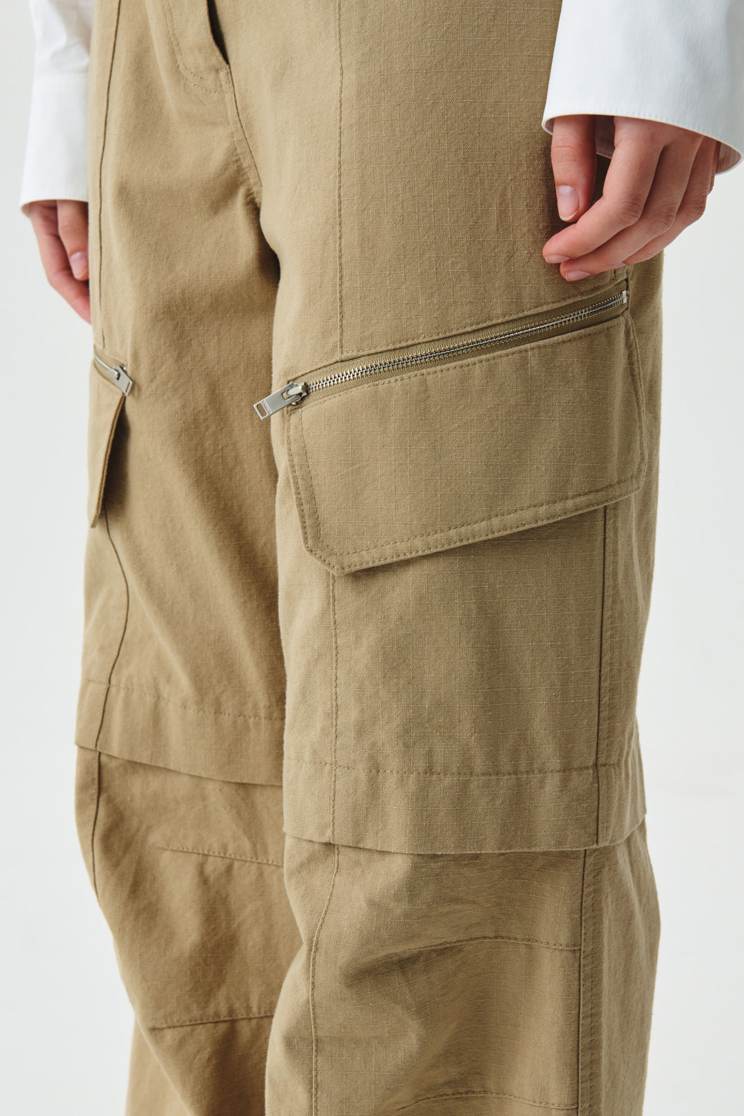 KIMMATIN Zipper Point Cotton Cargo Pants — Beige