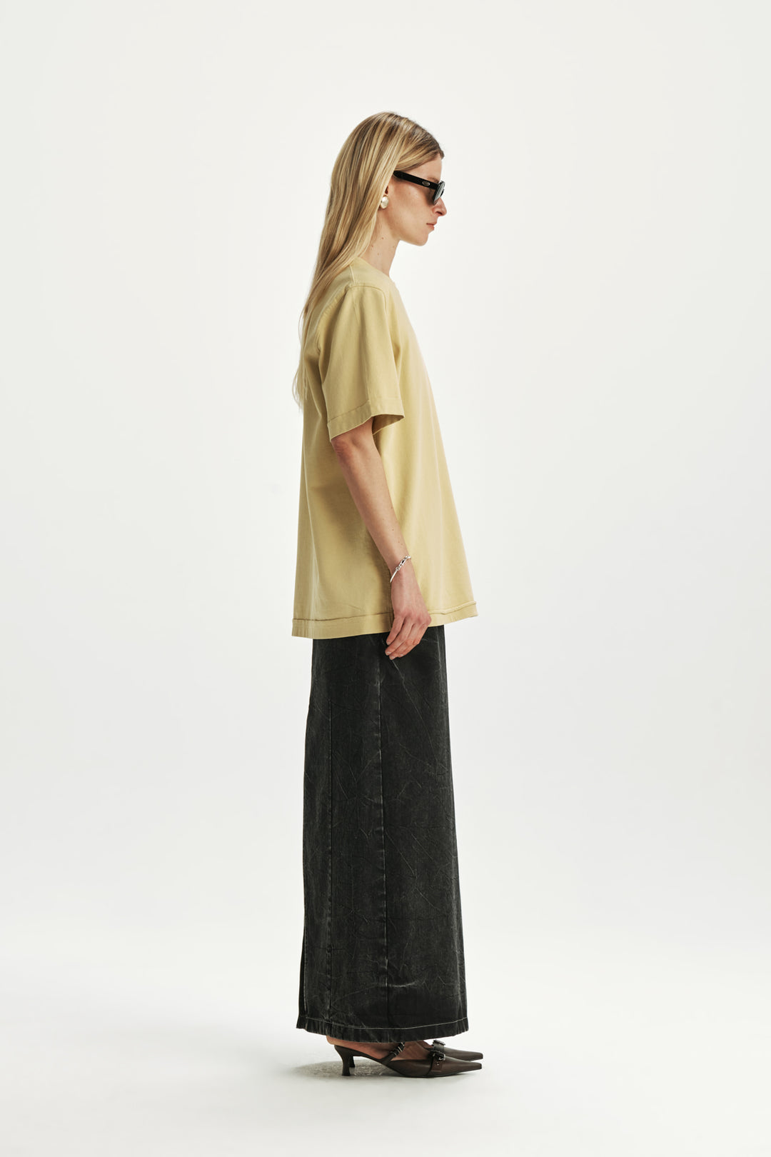 KIMMATIN Neck Slit Point Top — Olive