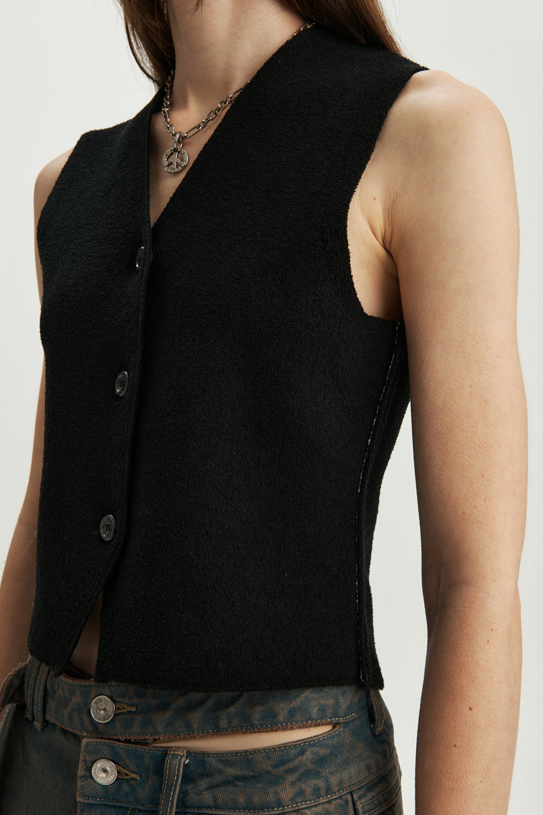KIMMATIN Button Point Knit Vest — Black