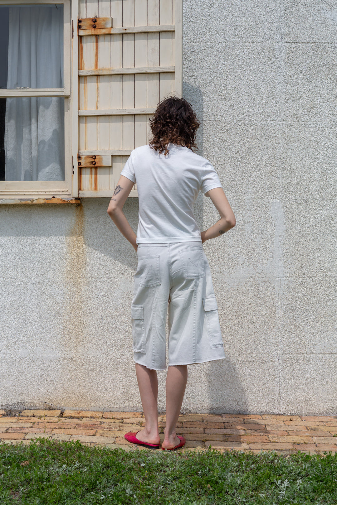 Matin Kim Shadow Typo Top — White