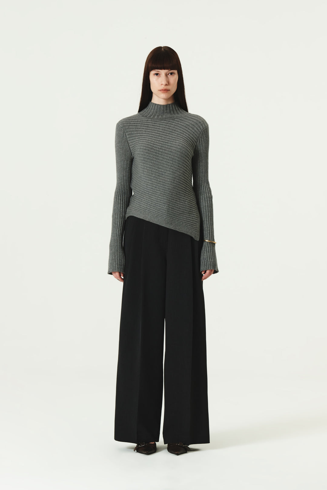 KIMMATIN Unbalance Turtle Neck Knit — Gray
