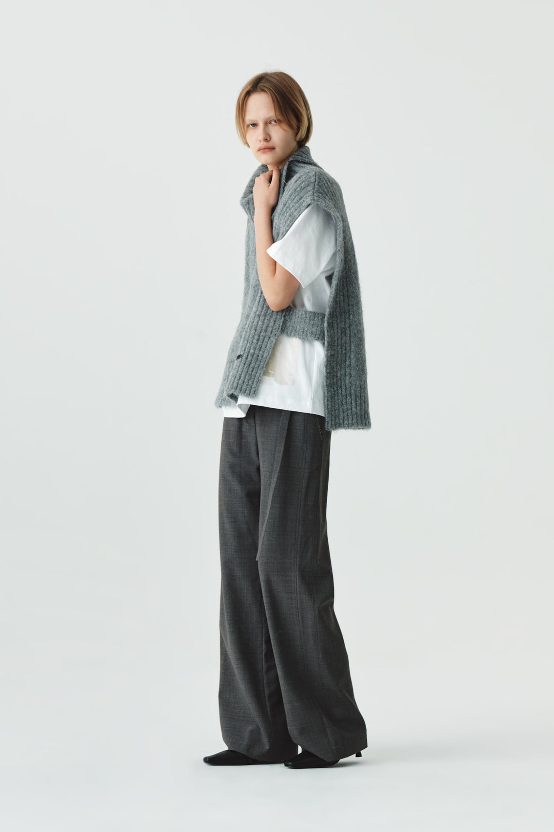 KIMMATIN Waist Point Belted Wool Trouser — Gray