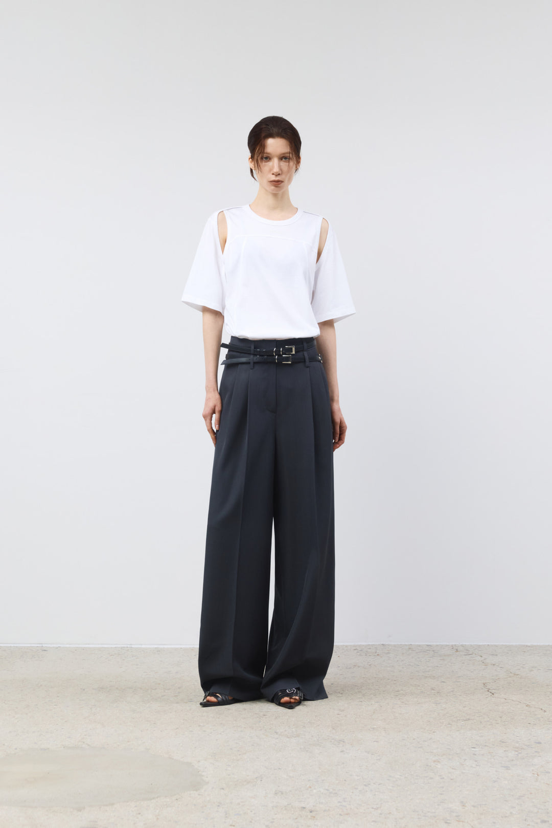 KIMMATIN Shoulder Hole Half Sleeve Top — White
