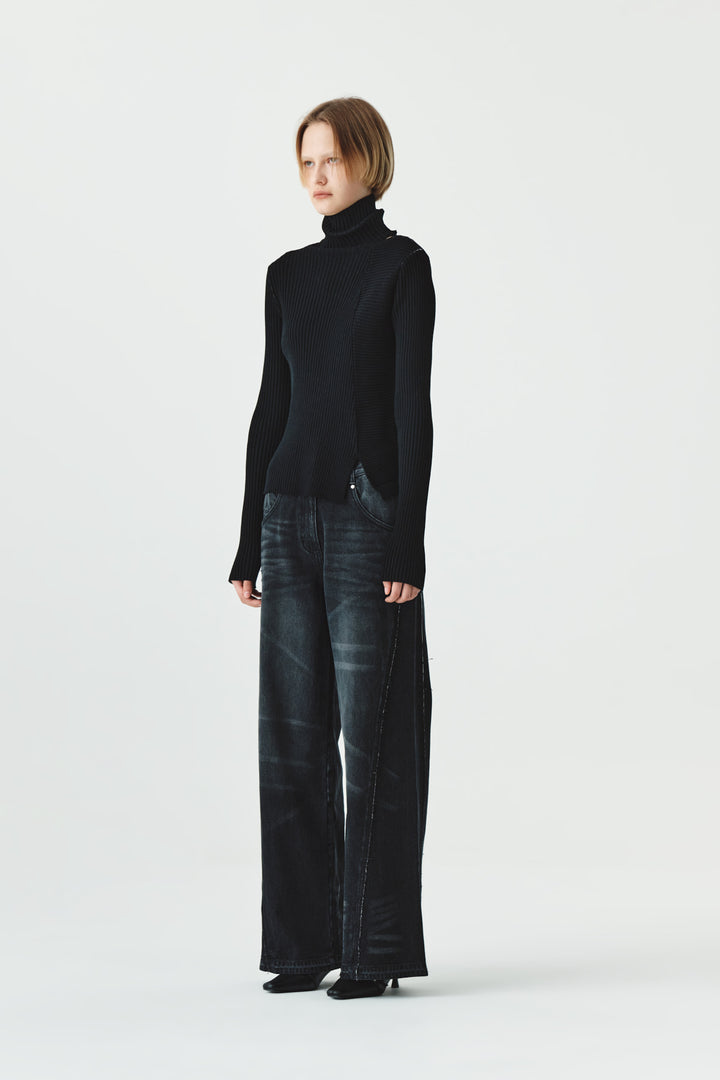 KIMMATIN Neck Slit Turtleneck Pullover — Black