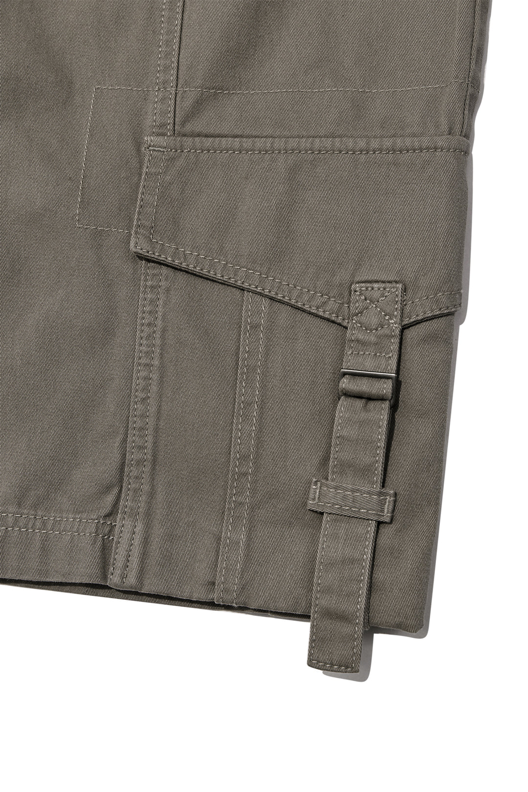 Matin Kim Semi Slimfit Bermuda Pants — Khaki