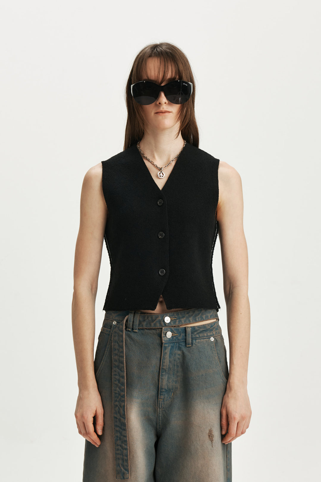 KIMMATIN Button Point Knit Vest — Black