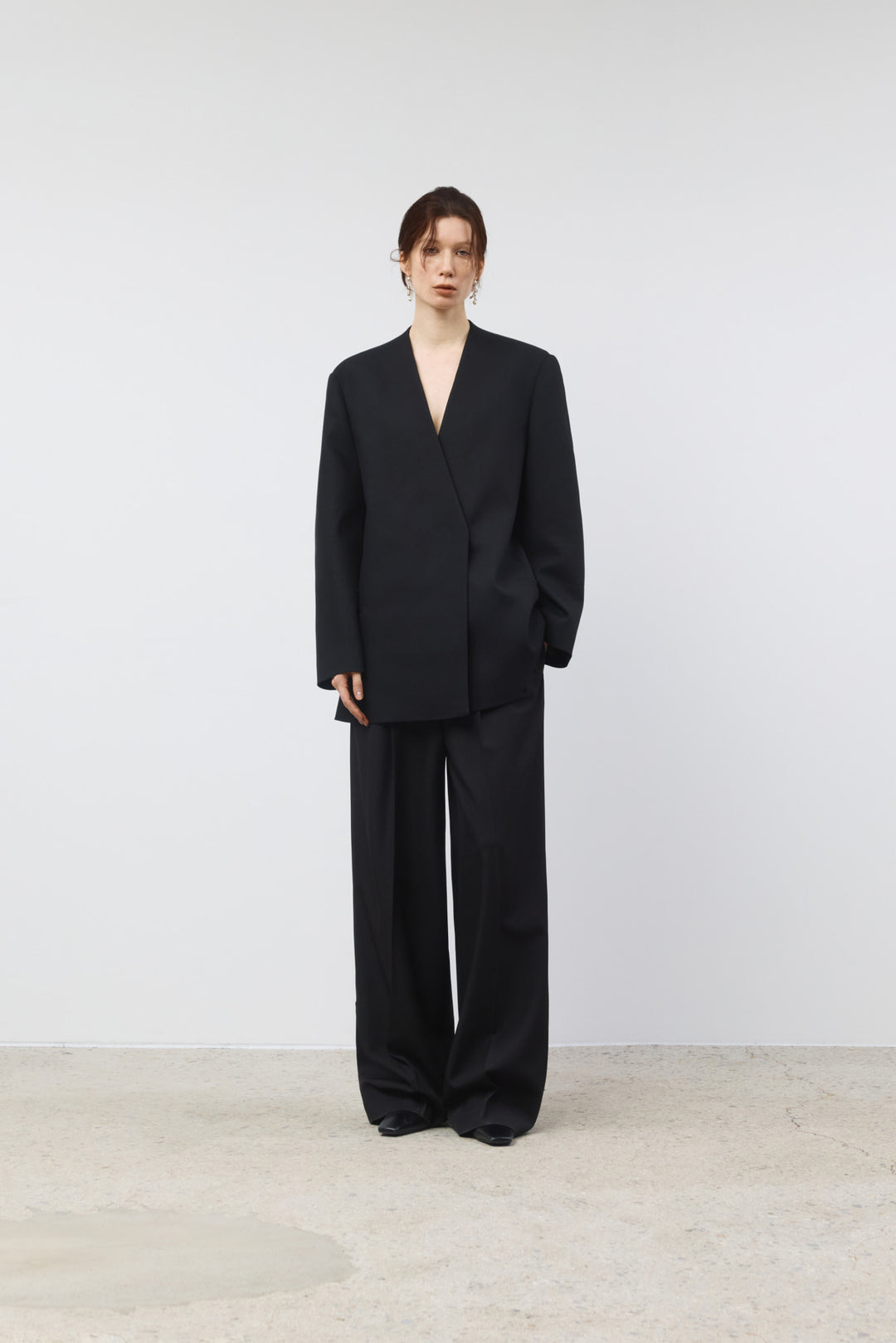 KIMMATIN Destressed Waist Pintuck Wide Pants — Black
