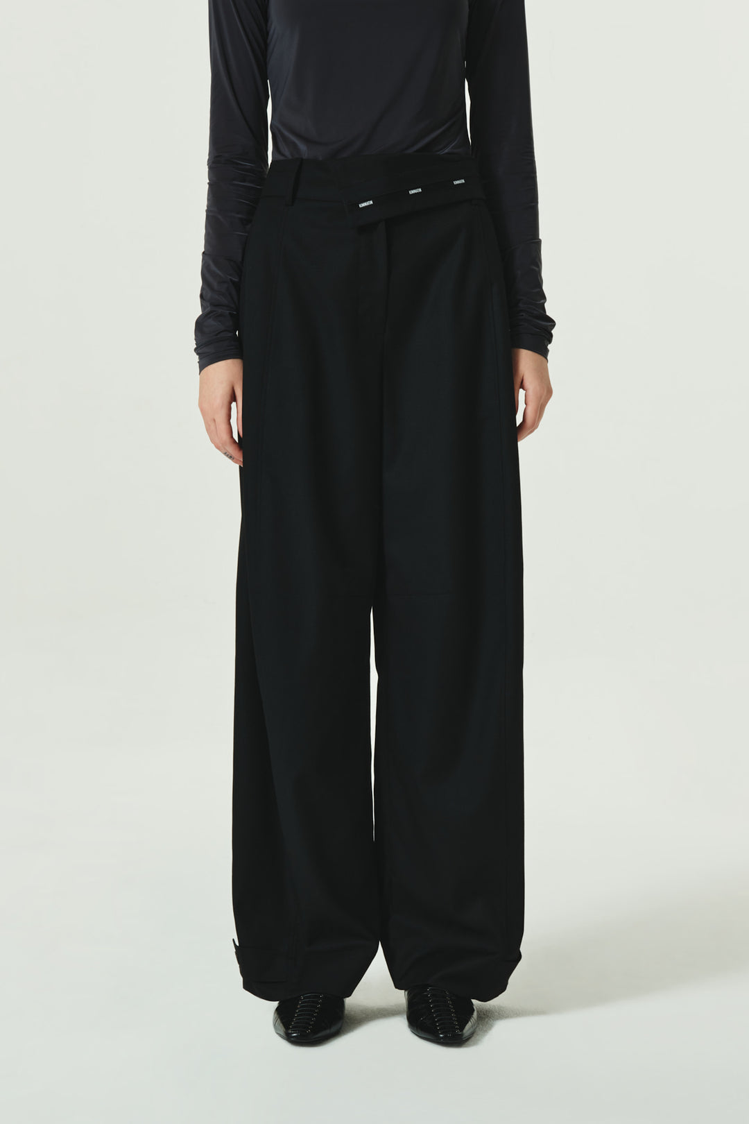 KIMMATIN Foldover Back Pocket Trouser — Black