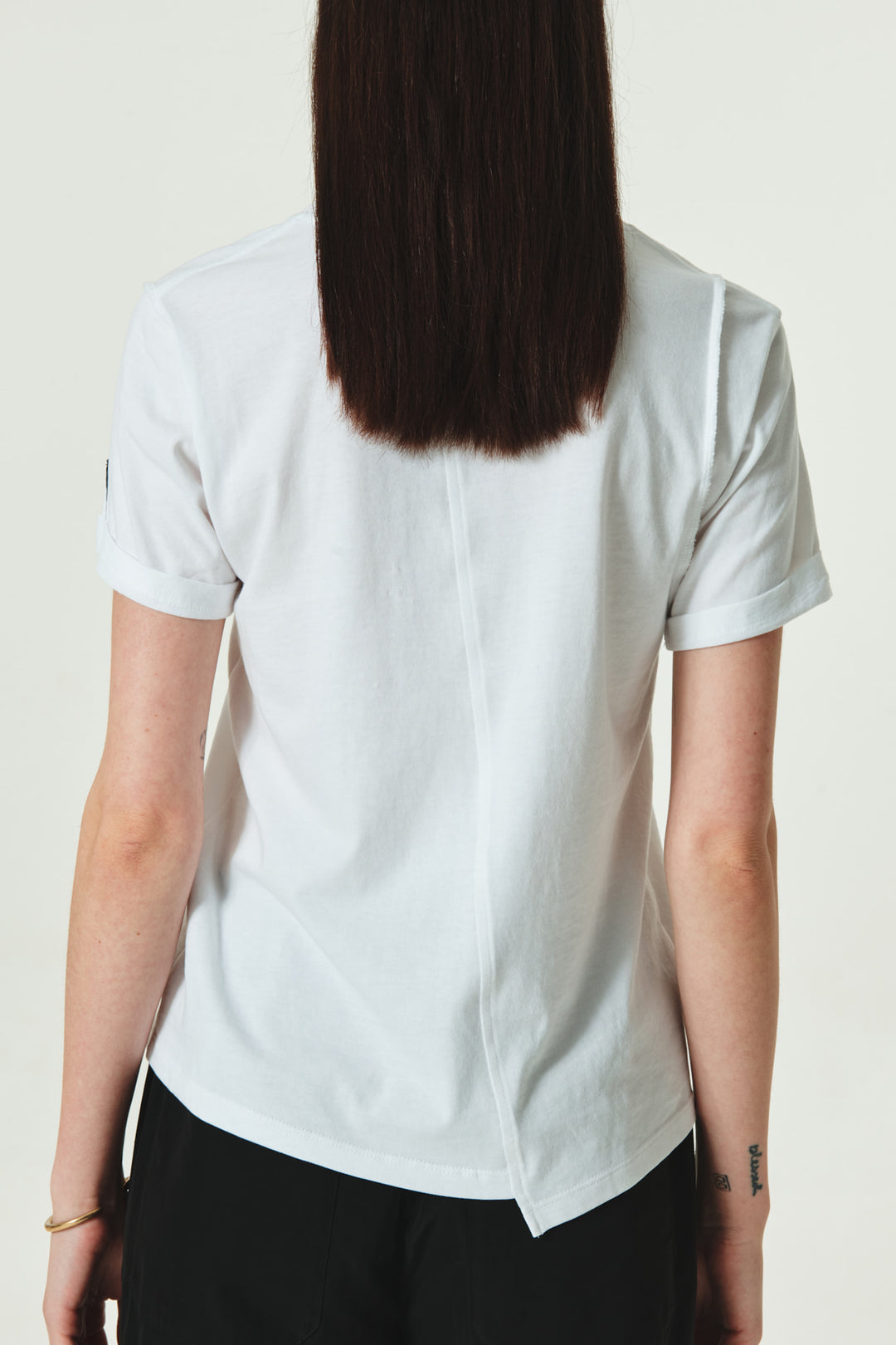 KIMMATIN Sleeve Foldover Lettering Point Top — White