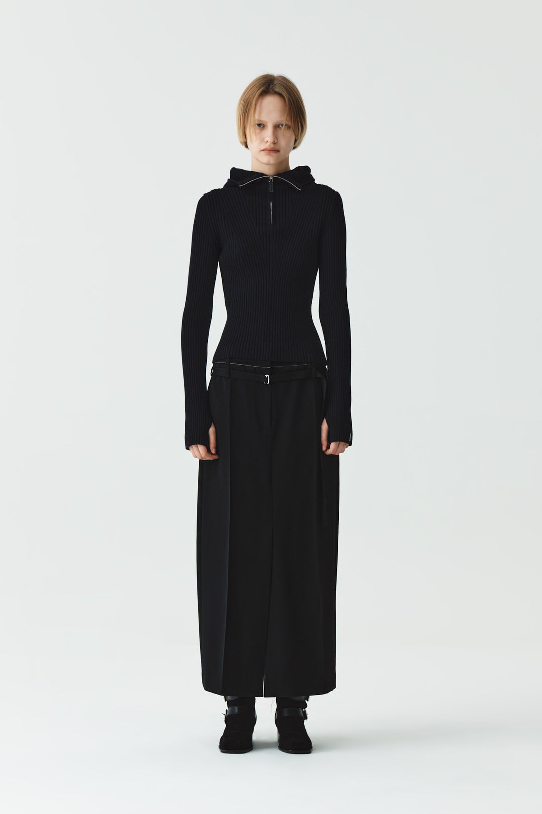 KIMMATIN Slit Point H Line Long Skirt — Black