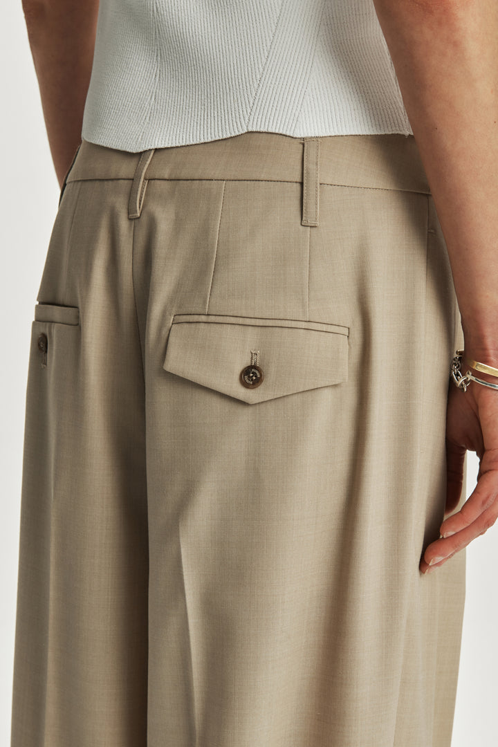 KIMMATIN Waist Hook Point Balloon Trouser — Beige