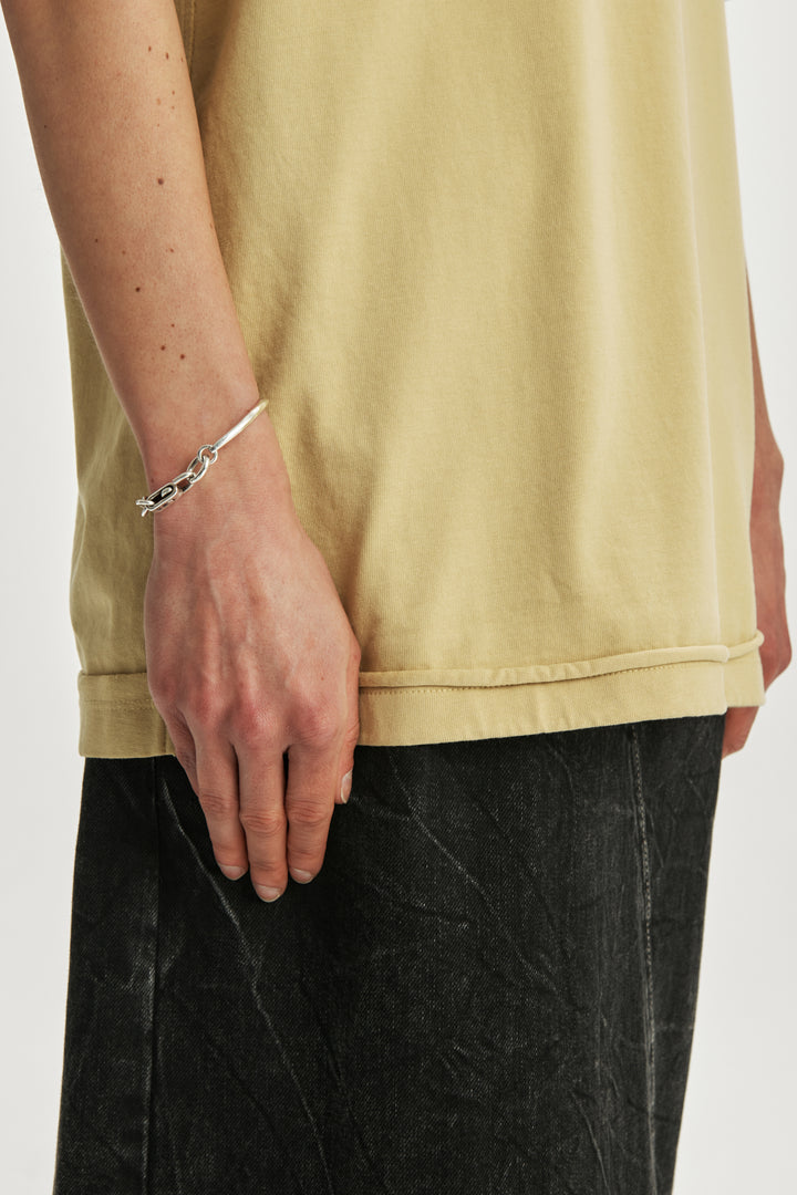 KIMMATIN Neck Slit Point Top — Olive