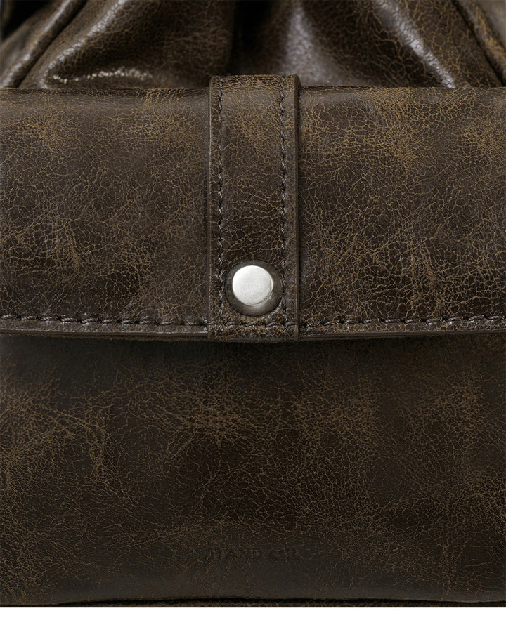 Stand Oil Beni Bag — Vintage Nubuck Crossbody — Brown
