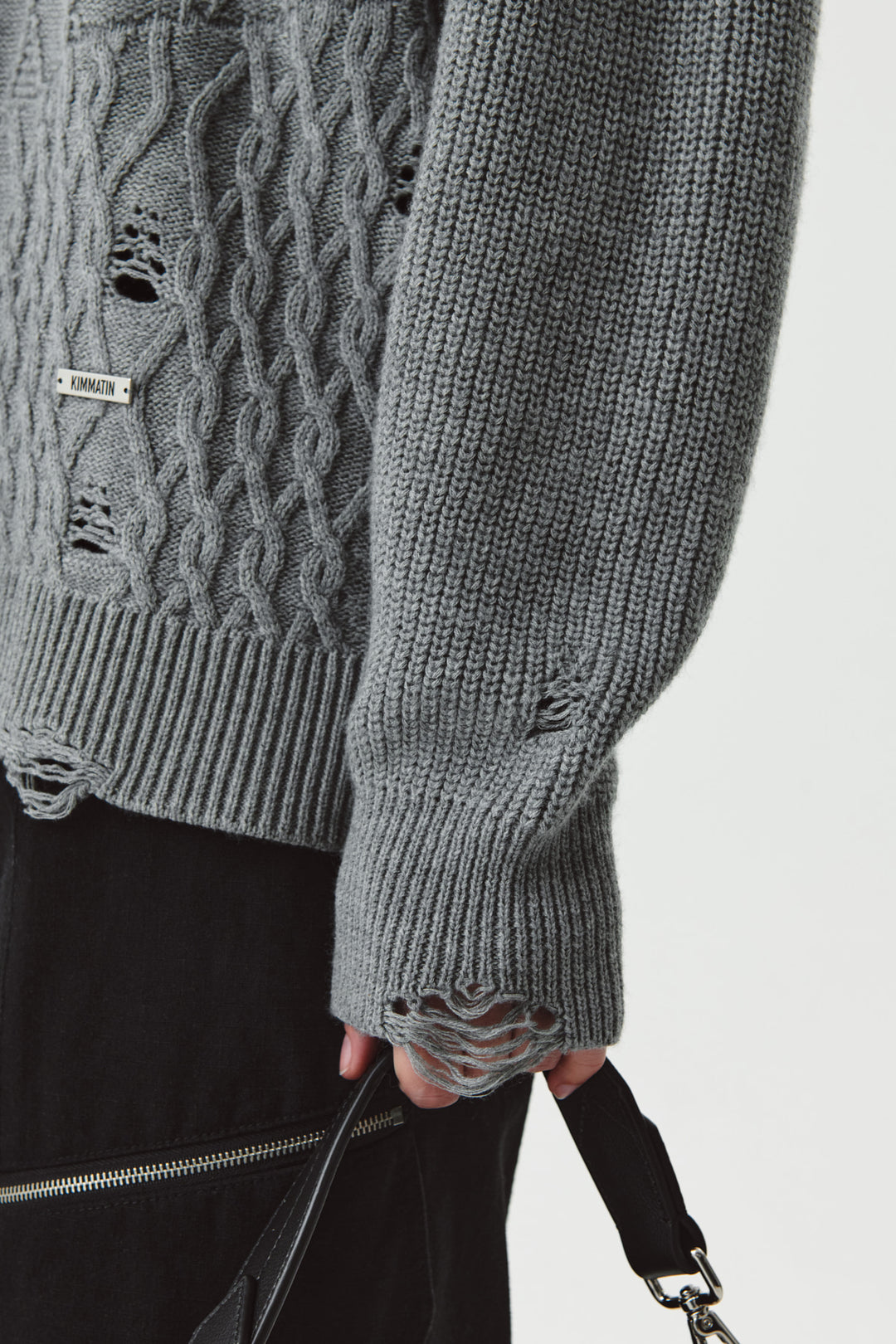 KIMMATIN Cable Mix Damage Knit Pullover — Gray