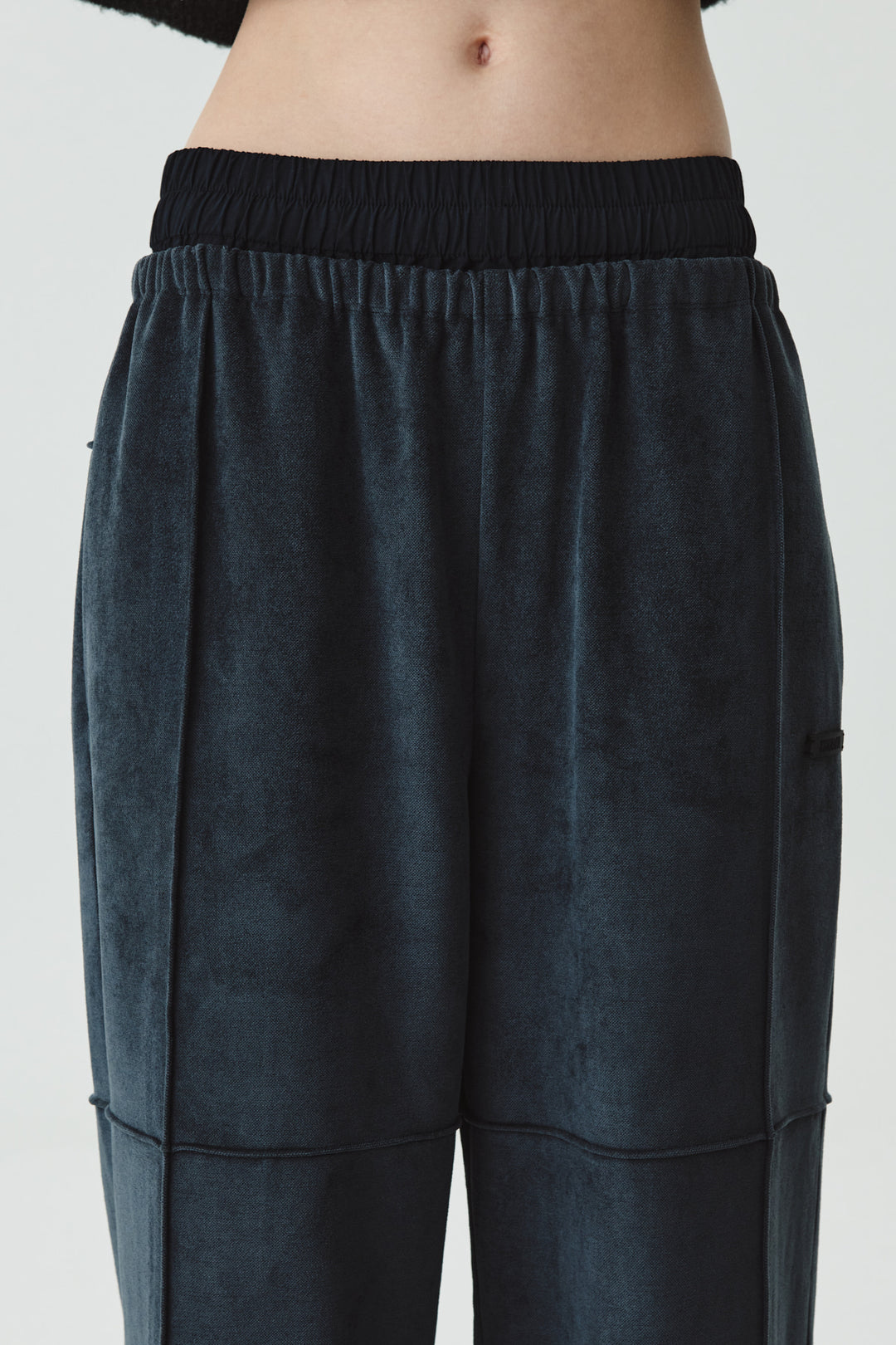 KIMMATIN Velour Pintuck Banding Pants — Gray