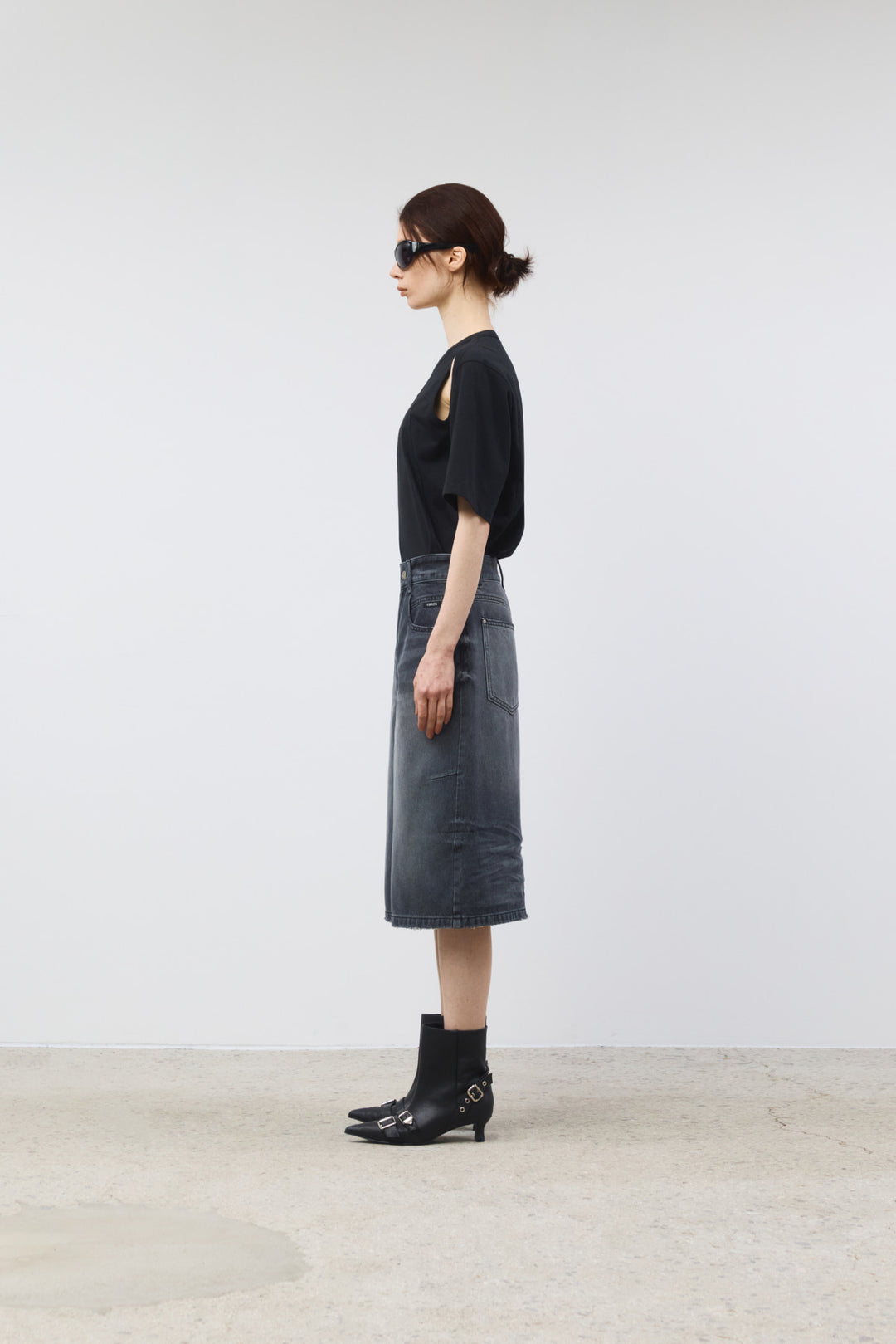 KIMMATIN Contrast Bermuda Denim in Dark — Gray