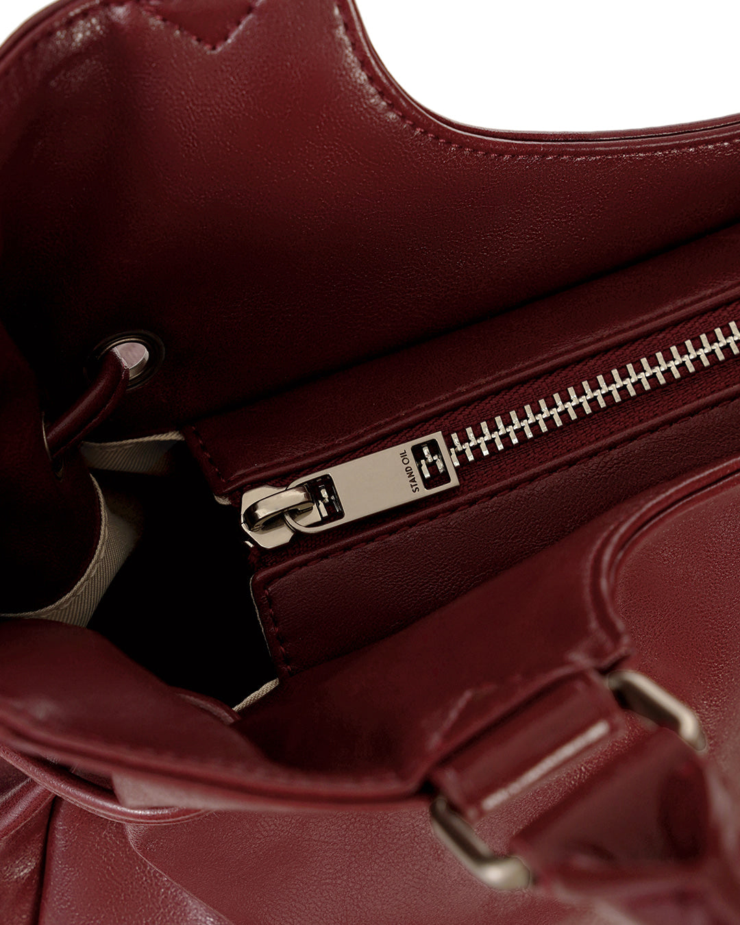 Stand Oil Breezy Bag — Red wine