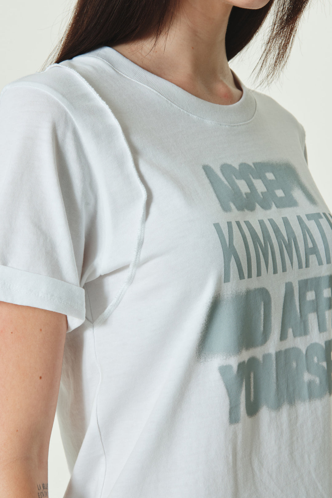 KIMMATIN Sleeve Foldover Lettering Point Top — White