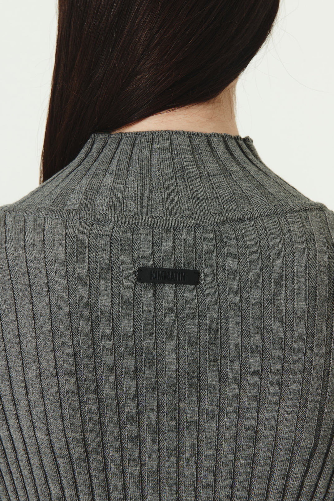 KIMMATIN Unbalance Turtle Neck Knit — Gray