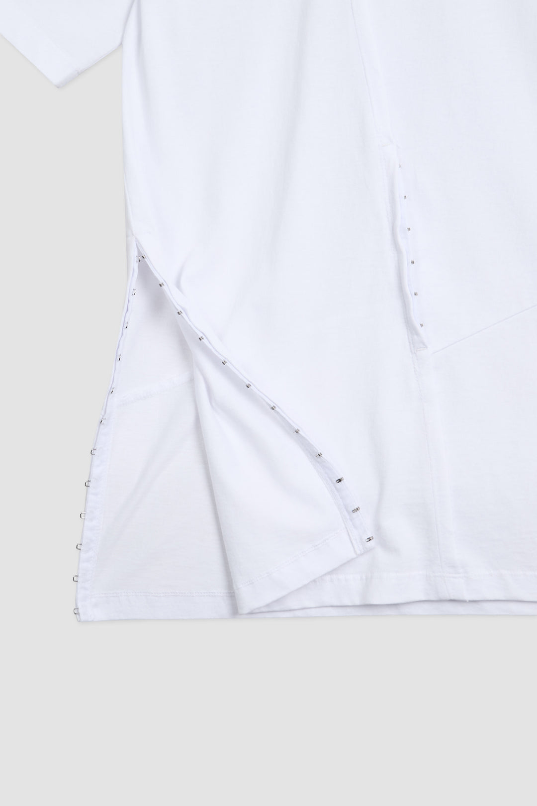 KIMMATIN Hook and Eye Point Two Way Top — White