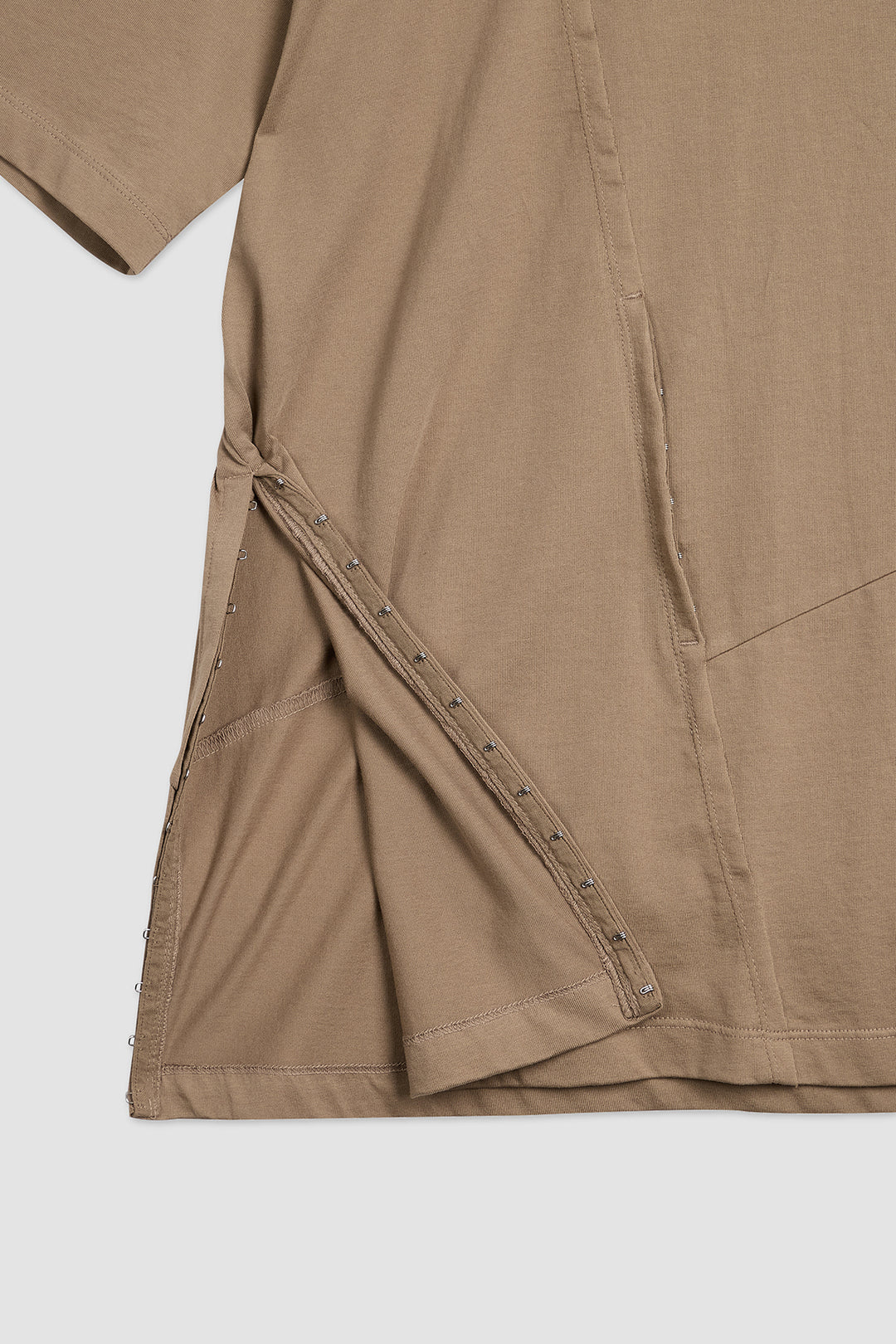 KIMMATIN Hook and Eye Point Two Way Top — Beige